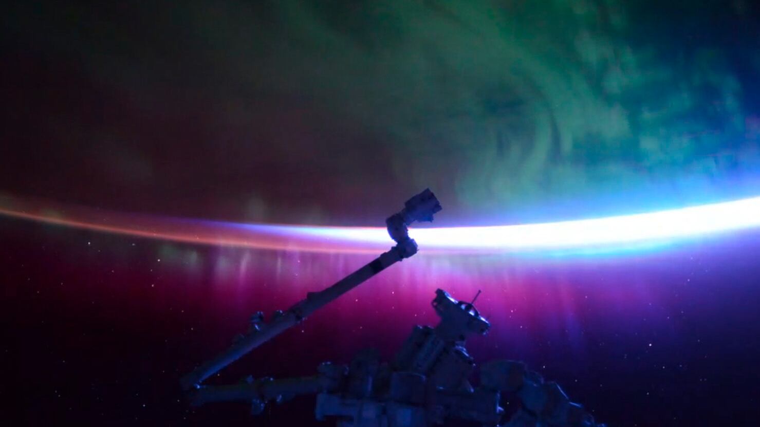articles/2015/08/17/watch-new-aurora-video-from-the-iss/150817_aurora_tease_kvfxok
