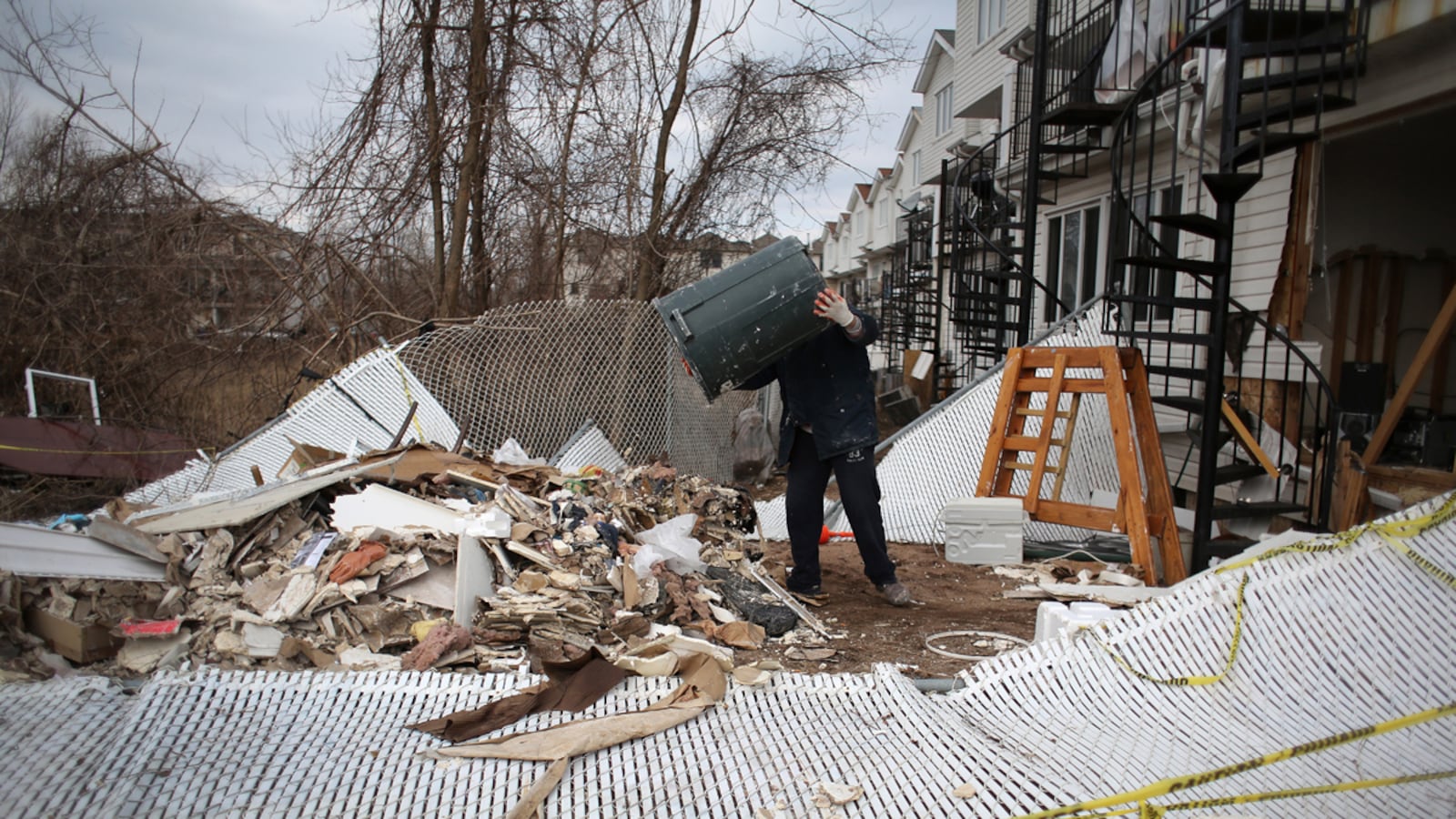 articles/2013/01/05/callous-conservatives-gulf-state-republicans-sandy-shame/avlon-shameful-sandy-vote-tease-embed_ealry3