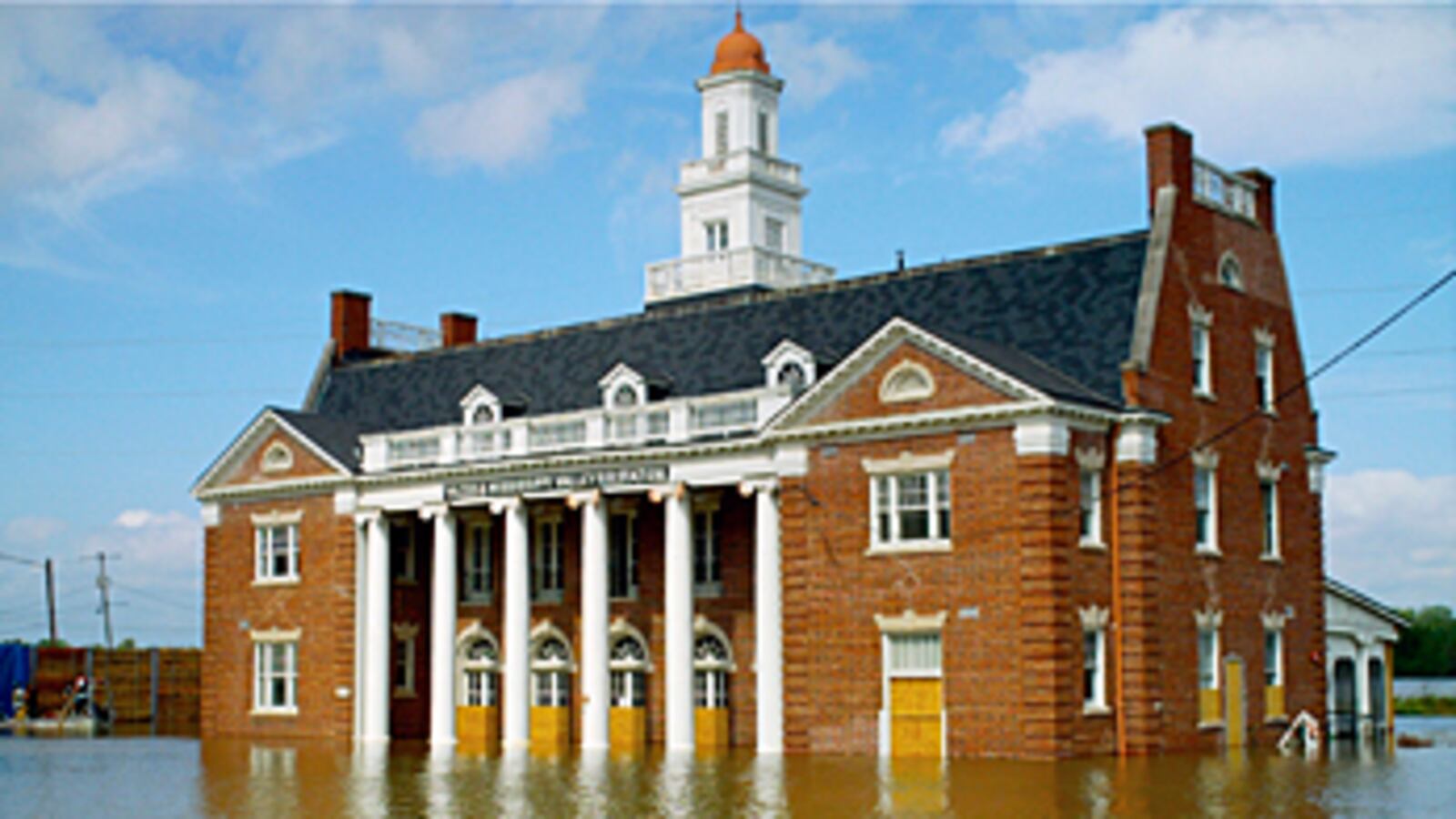 cheats/2011/05/12/mississippi-river-reaches-flood-stage-in-new-orleans/mississippi-floods_npmks6