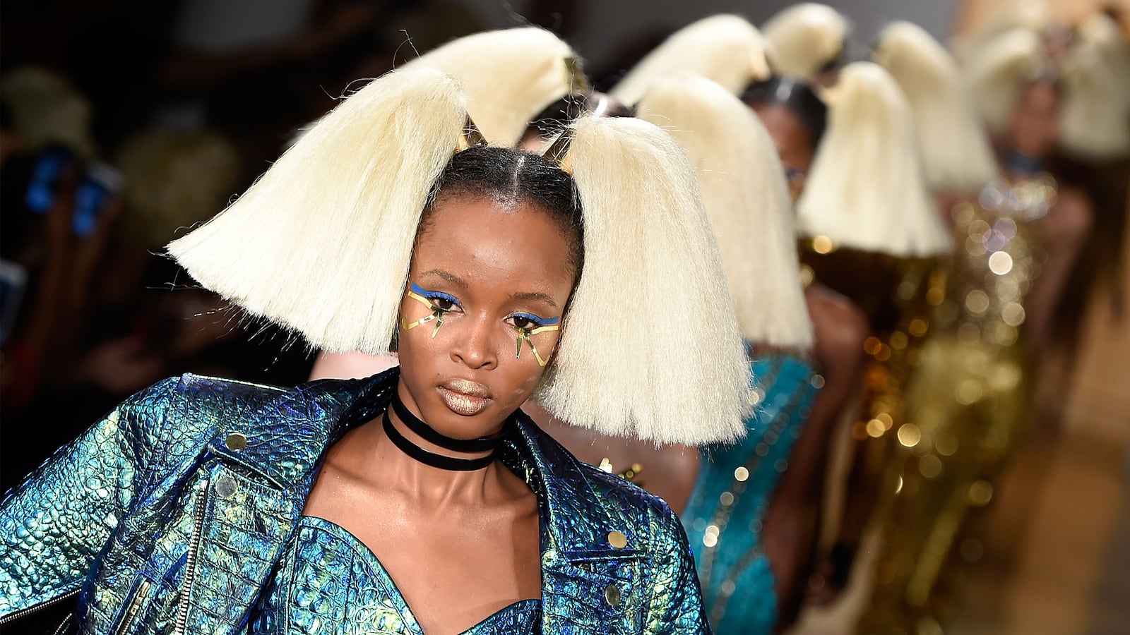 articles/2015/09/20/why-miley-and-beyonc-love-the-drag-glamor-of-the-blonds/150919-jones-blonds-tease_anscwm