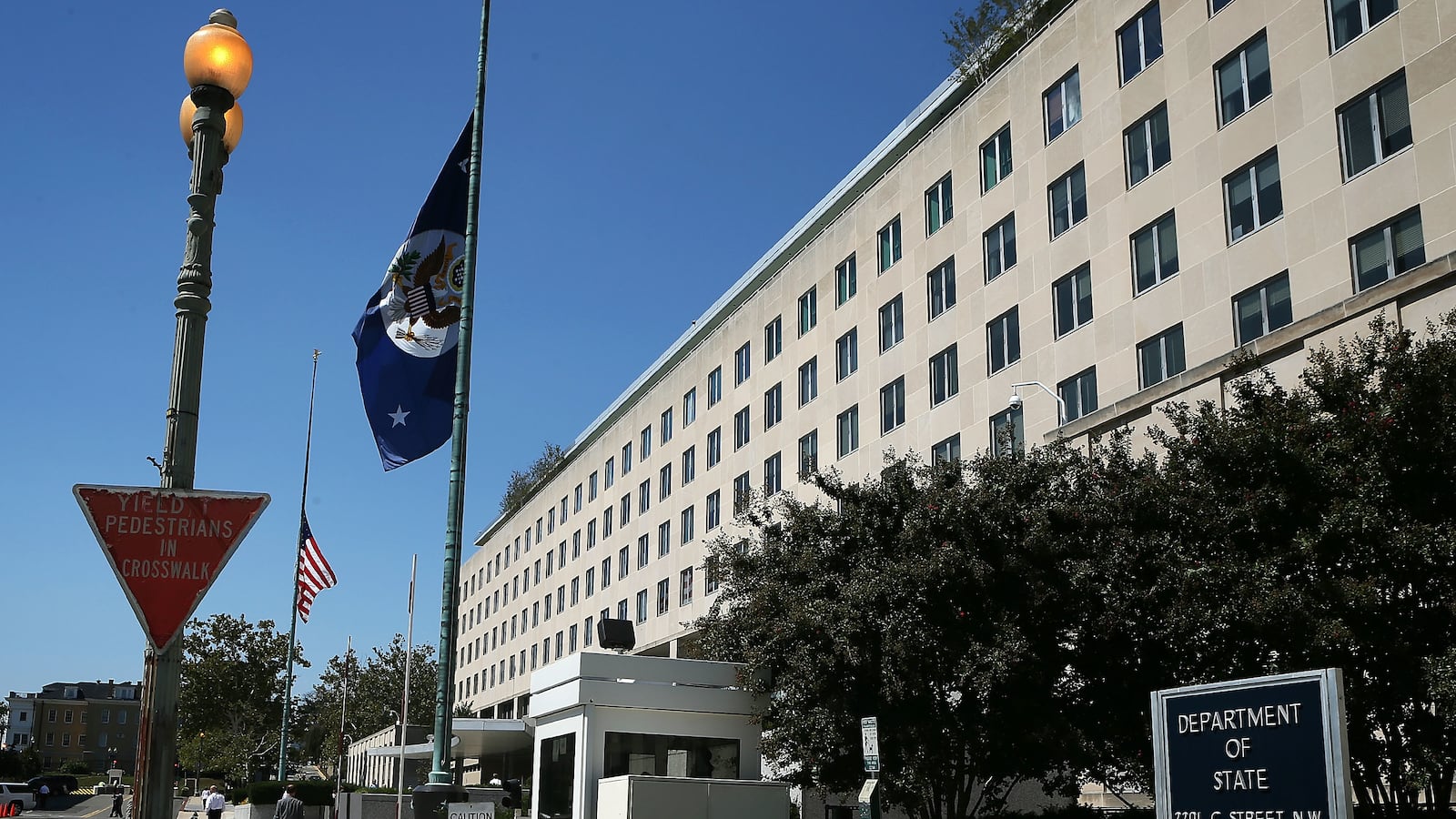 articles/2013/11/01/pro-israel-activist-josh-block-attacks-u-s-foreign-service-as-working-for-arab-states/statedept-flags-openz_aglaa7