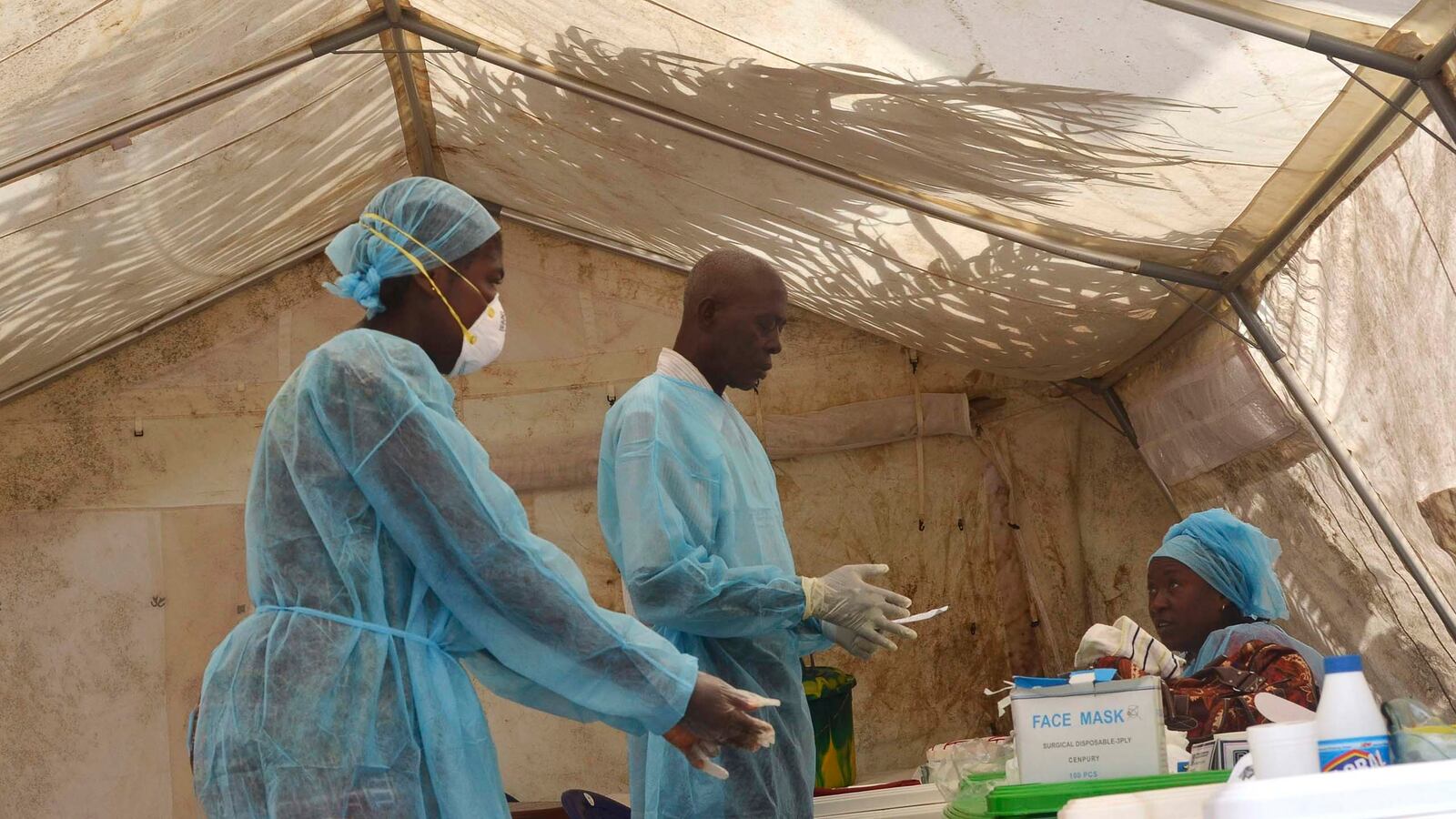 articles/2014/08/01/emory-will-wage-high-tech-war-on-ebola/140801-ebola-sepkowitz-tease_wuefrg