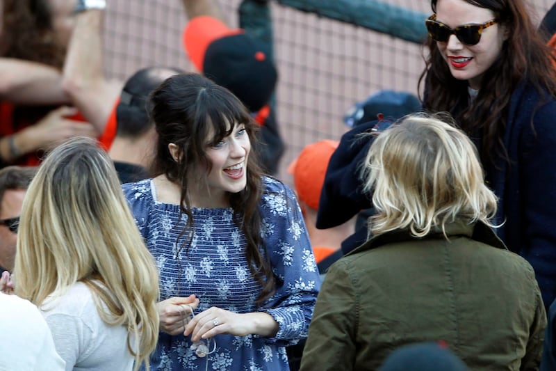 galleries/2012/10/27/eminem-zooey-deschanel-more-celebrity-world-series-fans-photos/zooey-deschanel-celebrity-world-series-fans_udecsj