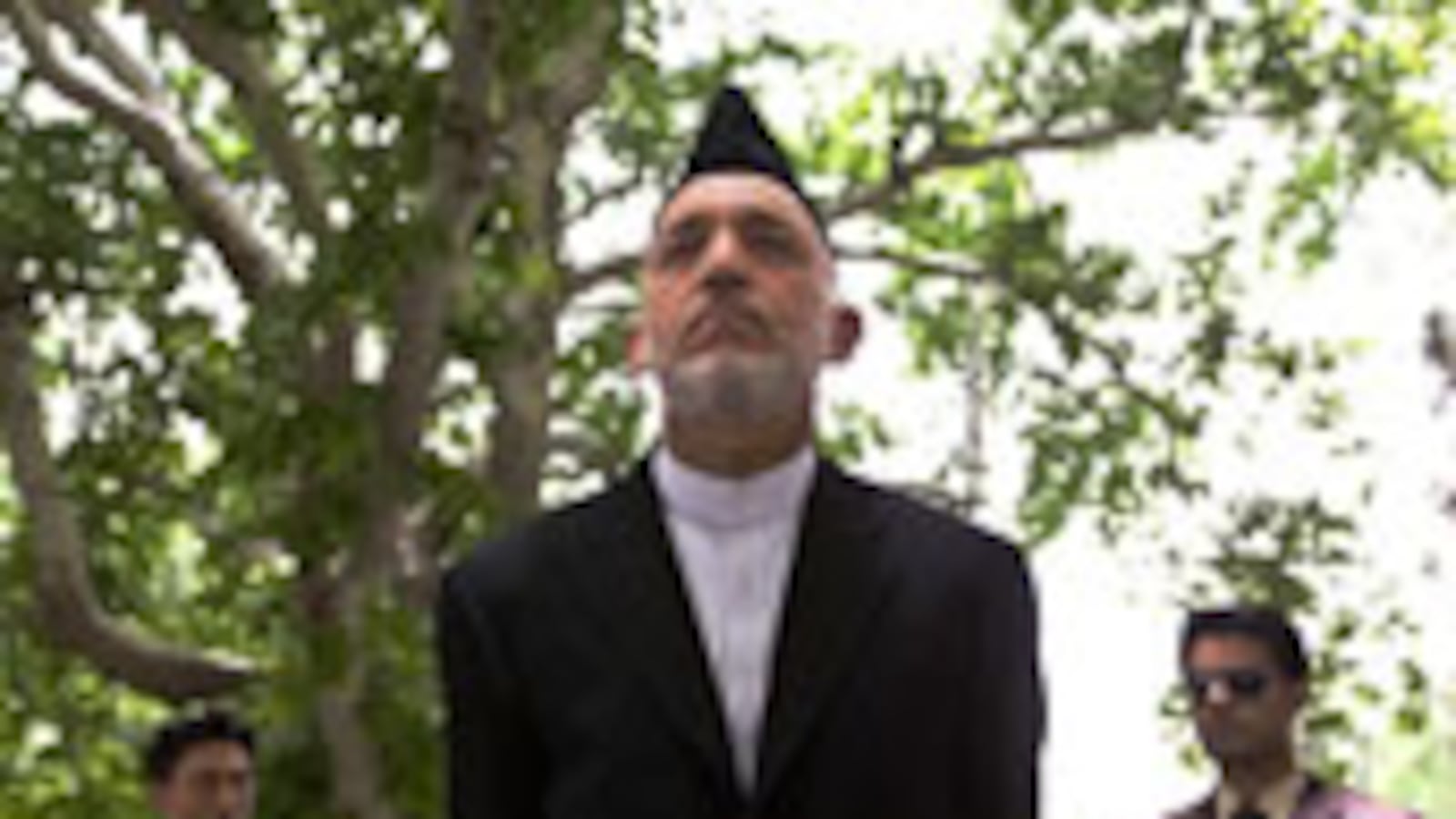 articles/2009/11/12/is-saving-karzai-worth-us-lives/salam-karzai_62328_e5f3t2