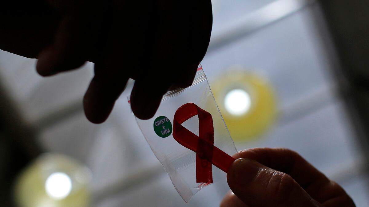 cheats/2016/04/06/1-in-6-new-hiv-cases-hits-the-over-50s/160406-aids-aging-cheat_yc1mms