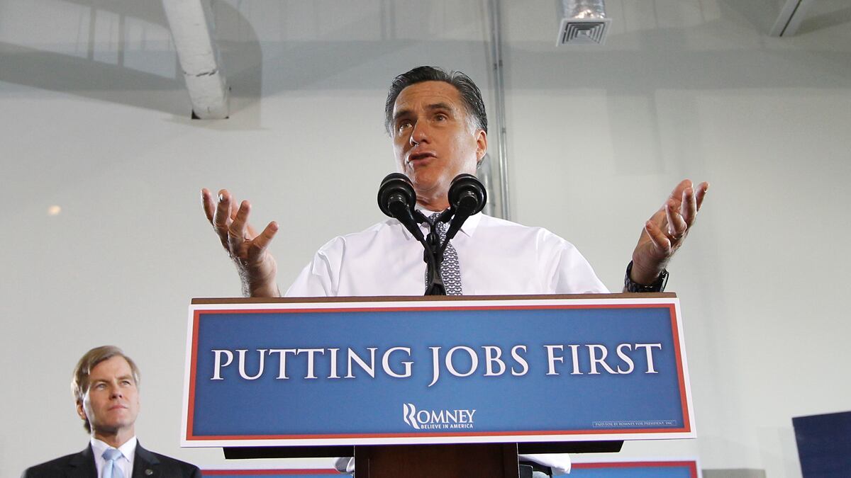 articles/2012/06/28/mitt-romney-fires-up-supporters-on-virginia-campaign-stop/mitt-romney-campaign-event-grove_jwwlxs