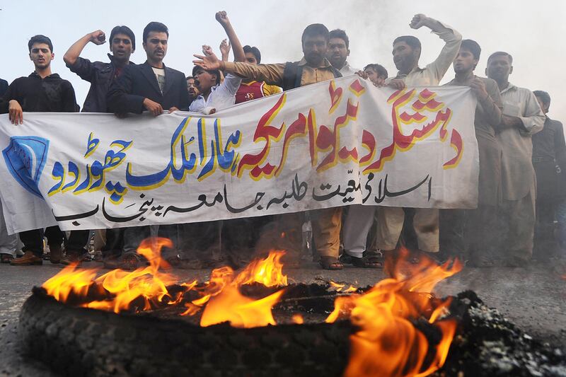 articles/2011/11/28/more-attacks-on-u-s-supply-lines-feared-after-deadly-nato-strike-in-pakistan/pakistan-analysis-lake_njwb3e