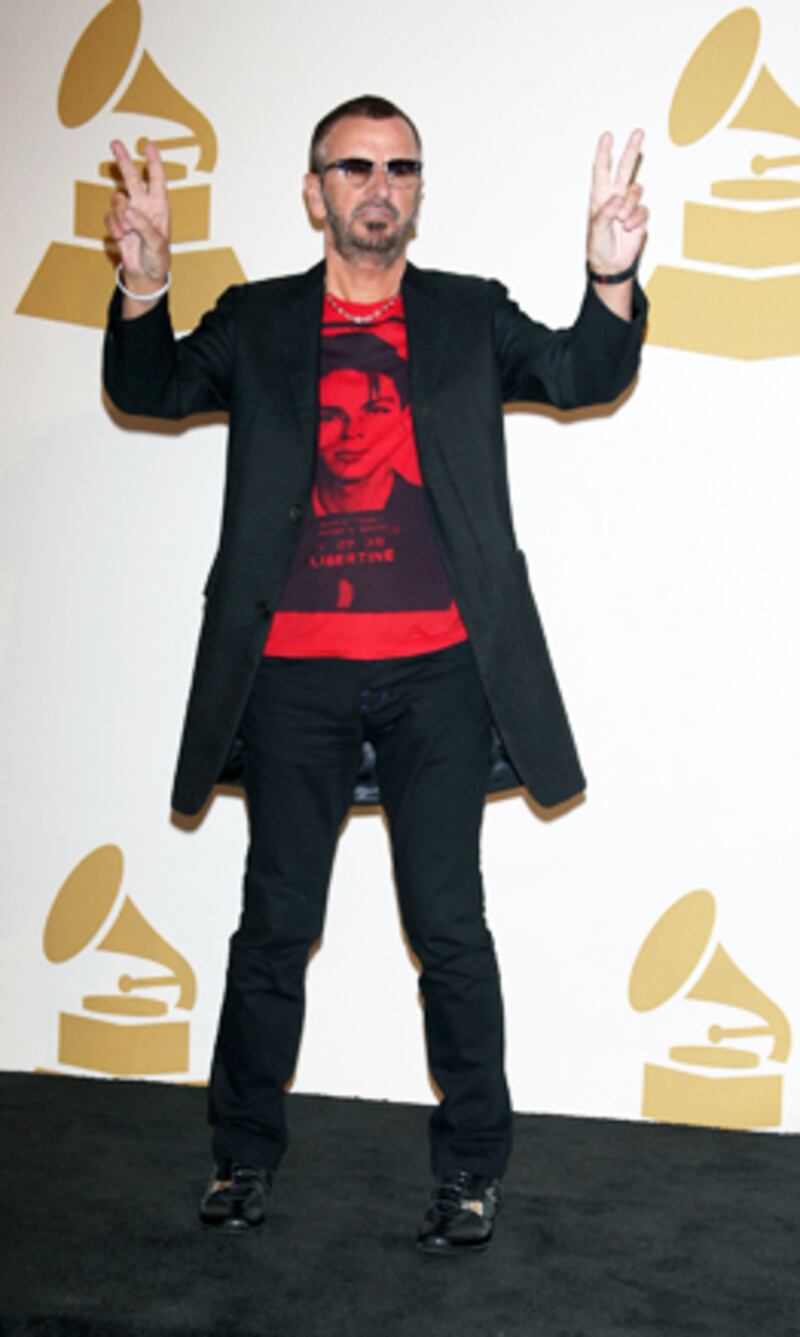 galleries/2009/12/03/the-grammy-nominations-concert/red-carpet-9-8_m9uqwz