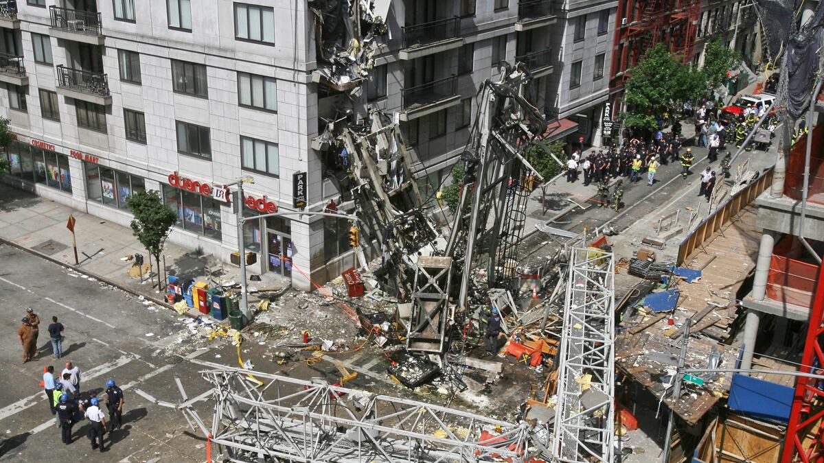 cheats/2012/04/26/nyc-crane-owner-not-guilty/crane-collapse-new-york-trial-verdict-cheat_ma9qyf