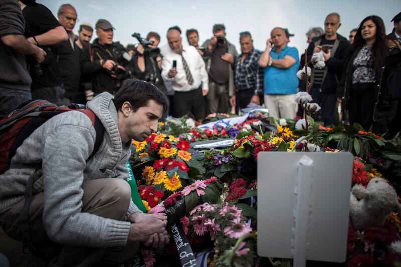 galleries/2014/01/13/mourns-gather-at-funeral-for-former-israeli-prime-minister-ariel-sharon-photos/sharon-funeral-13_ww3tot