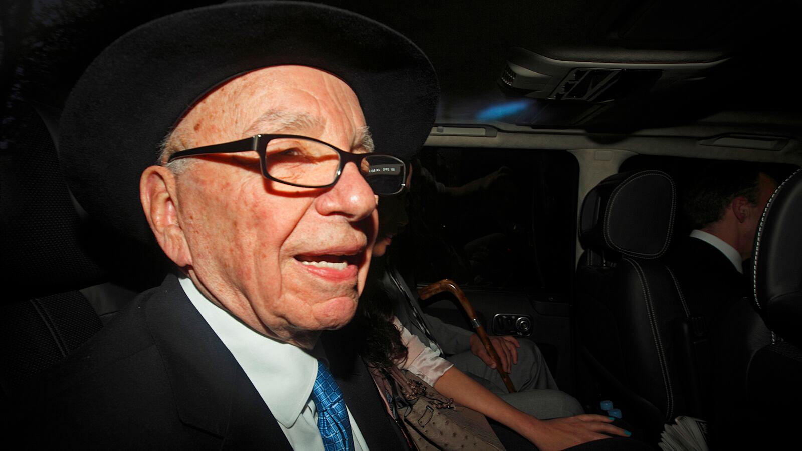 cheats/2012/05/03/senator-rockefeller-investigate-murdoch/senator-investigates-murdoch-scandal-cheat_uilsqw