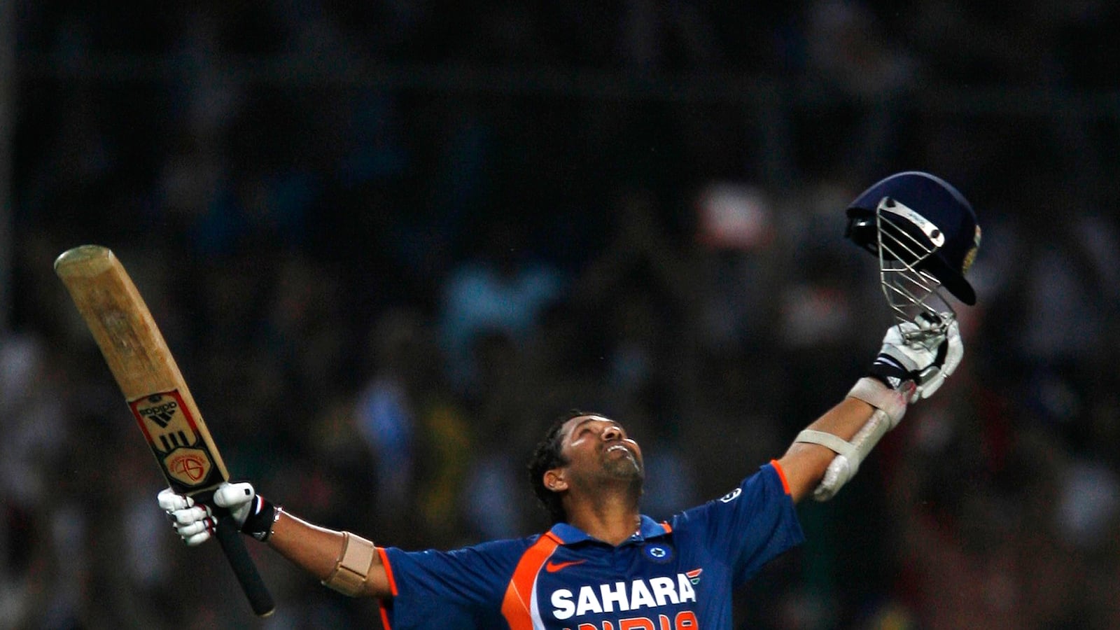 articles/2014/12/24/the-story-of-the-world-s-greatest-cricket-player/141223-oconnor-cricket-tease_bvo3mn