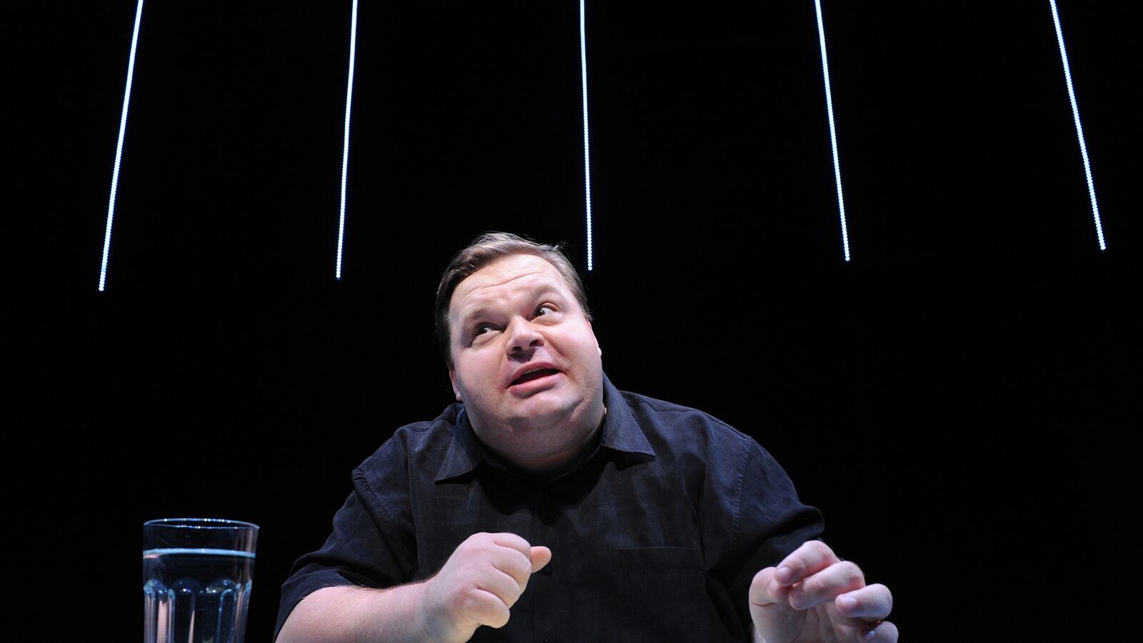 articles/2013/05/22/mike-daisey-s-monologue-journalism-this-is-not-an-apology-tour/130521-ross-daisey-tease_uzf5mv