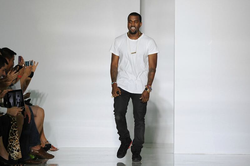 articles/2012/09/21/kanye-west-will-not-show-his-fashion-line-during-paris-fashion-week/C-_fakepath_kanye-show_sdhnsc
