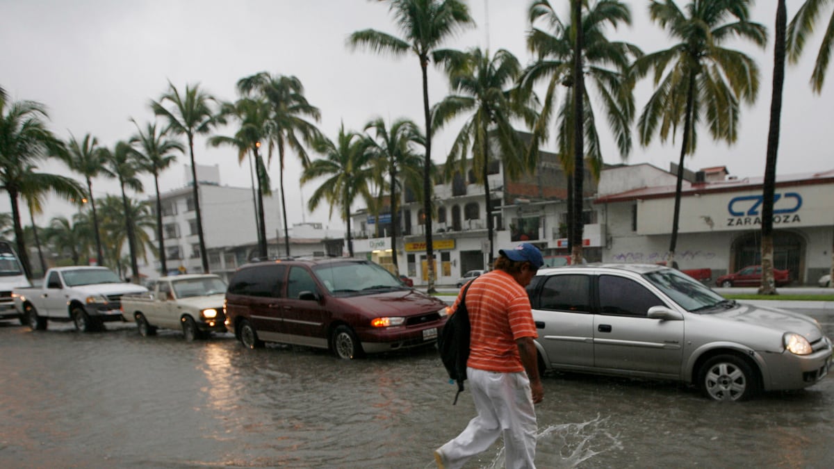 cheats/2011/10/11/hurricane-jova-heads-for-mexican-coast/hurricane-jova-cheat_inms1u