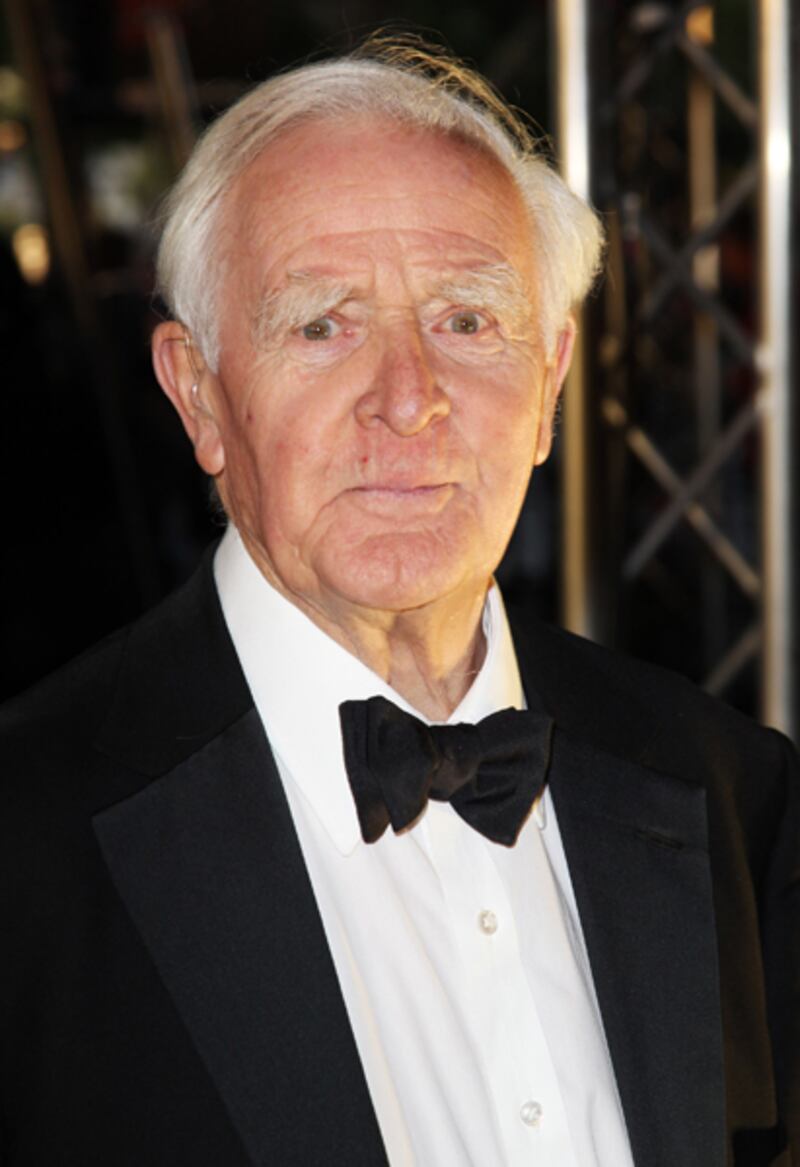 galleries/2011/12/15/christopher-hitchens-most-famous-feuds-photos/hitchens-feuds-lecarre_jnhmwv