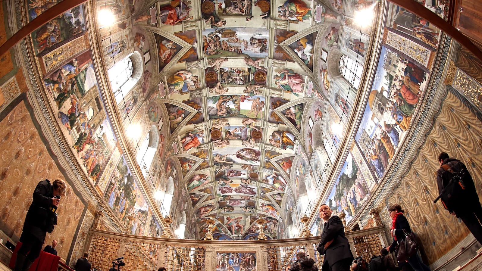 articles/2014/11/02/in-michelangelo-s-sistine-chapel-let-there-be-light/141031-nadeau-sistine-tease_oahed9