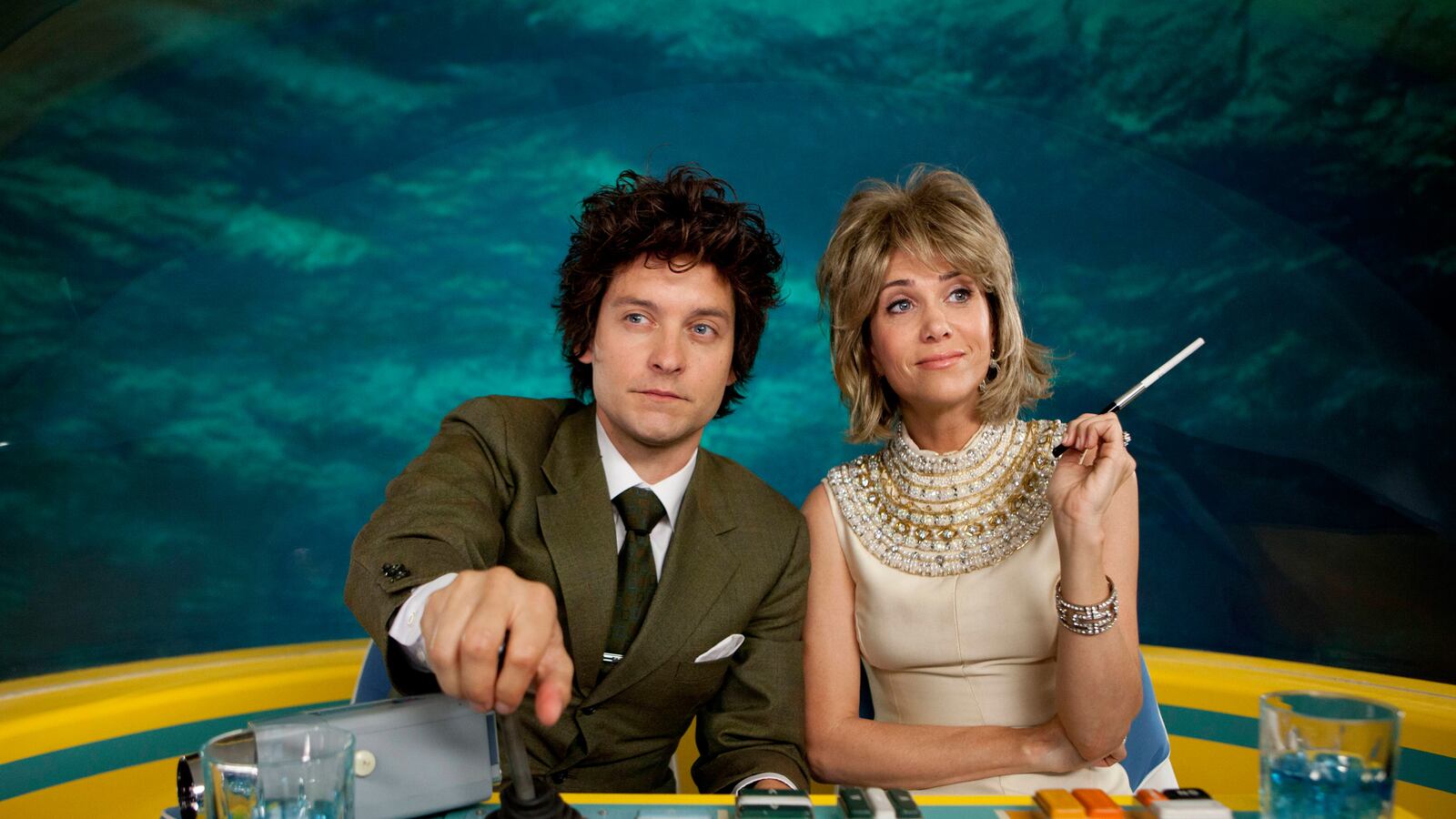 articles/2014/01/09/the-spoils-of-babylon-ifc-s-cheeky-miniseries-starring-will-ferrell-kristen-wiig-and-more/140108-stern-babylon-tease_lonng1