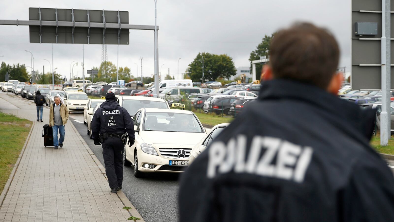 cheats/2016/10/10/syrian-arrested-in-germany-over-attack-plan/161010-syrian-germany-cheat_fvg265