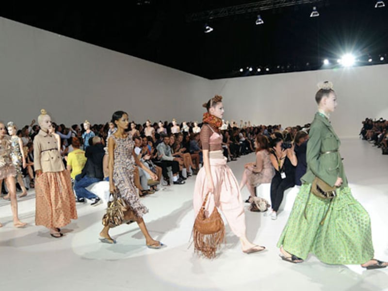 galleries/2009/09/18/10-best-collections-of-fashion-week/fashion-roundup---marc-jacobs_cvhiwz