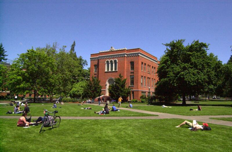 galleries/2010/12/11/druggiest-colleges/druggiest-colleges---university-of-oregon_klpzmv