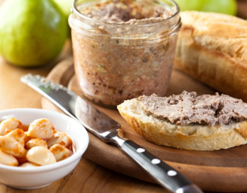 articles/2011/01/05/chicken-liver-pt-a-life-long-obsession-and-recipe/hannon-pate_150911_ybegr5