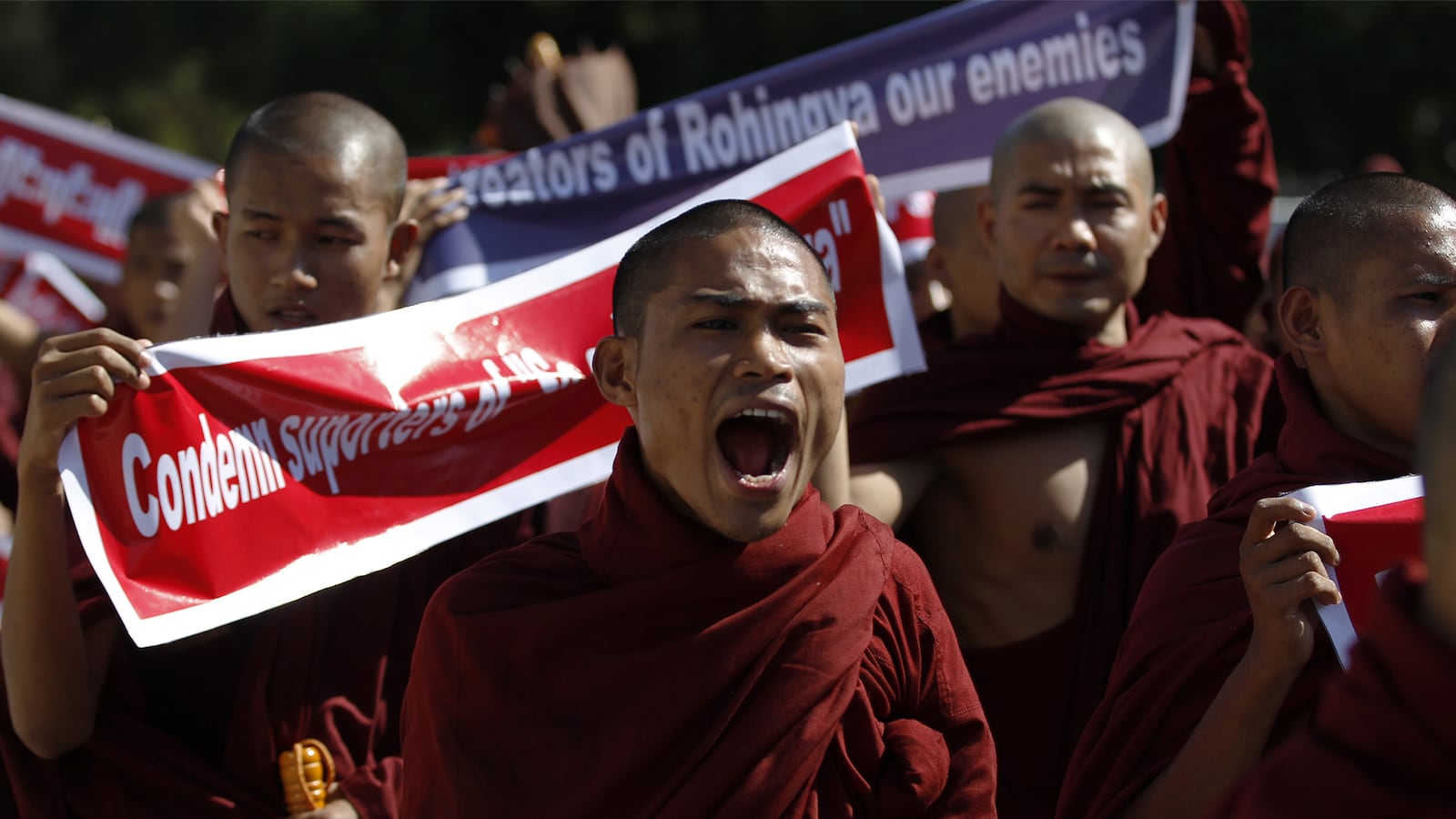 articles/2015/05/31/the-burning-hatred-of-burma-s-ugly-buddhists/150530-carroll-burma-monks-tease_sivixt