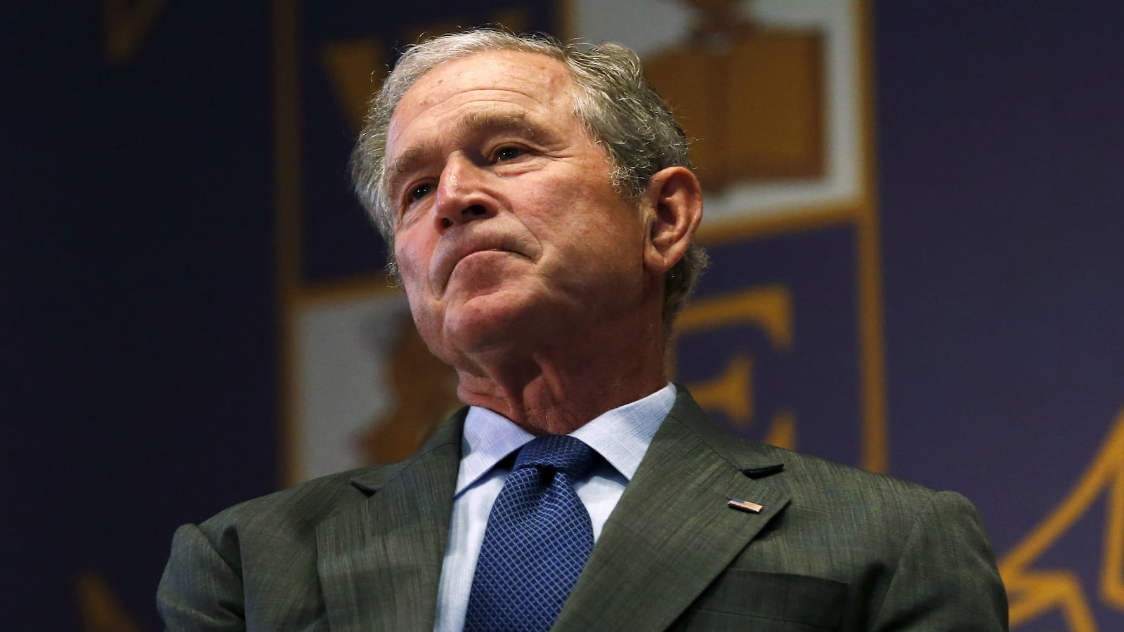 cheats/2015/10/19/w-on-cruz-i-just-don-t-like-the-guy/151020-george-w-bush-ted-cruz-cheat_akbfi9