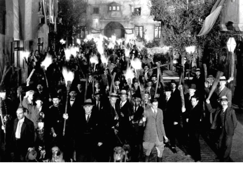 articles/2012/08/17/thanks-for-the-feedback/angry-mob_myrxz1