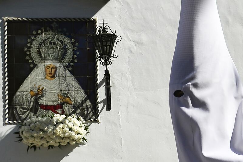 galleries/2017/04/12/christians-celebrate-holy-week-around-the-world/171104-holy-week-embed-14_ev43cp