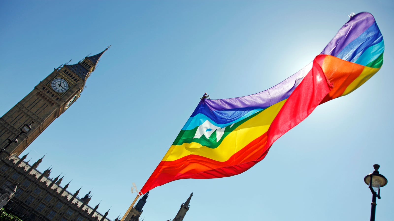 articles/2016/07/21/how-lgbt-equality-arrived-for-british-aristocrats/160720-sykes-british-lgbt-families-tease-2_evpita