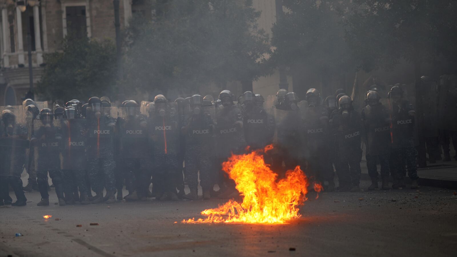 2020-08-10T160535Z_450879081_RC24BI9DQ6D6_RTRMADP_3_LEBANON-SECURITY-BLAST-PROTESTS_wxliql