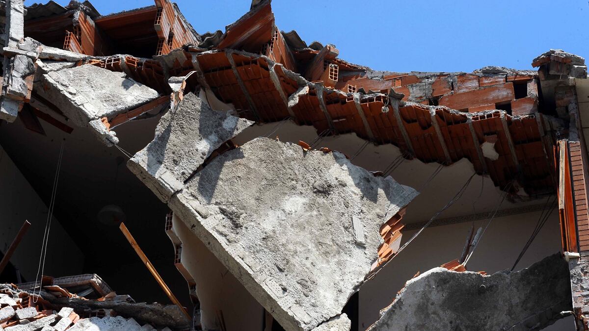 articles/2012/05/29/the-italian-town-devastated-by-an-earthquake-last-week-is-struck-a-second-time/italy-earthquake-nadeau_nnafyl