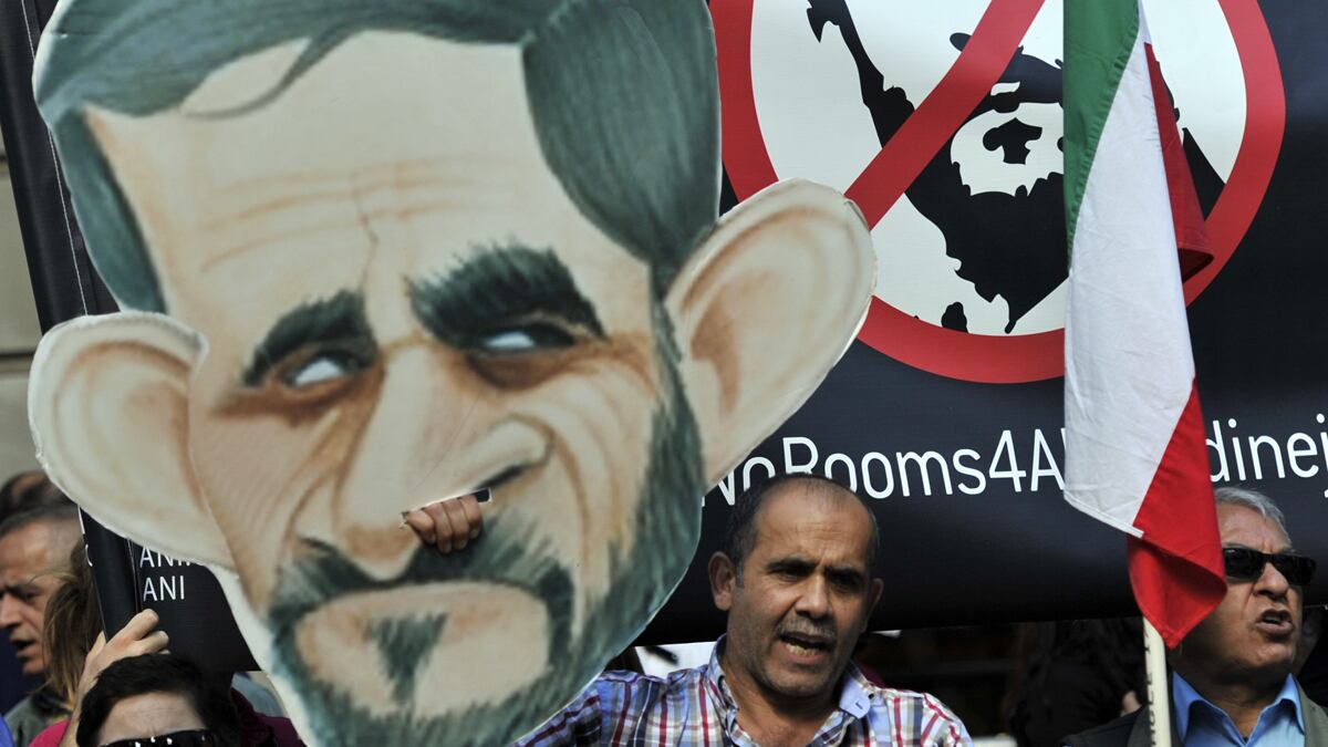 cheats/2012/09/26/u-s-to-boycott-ahmadinejad-s-speech/ahmadinejad-united-nations-protest-cheat_ssidlj