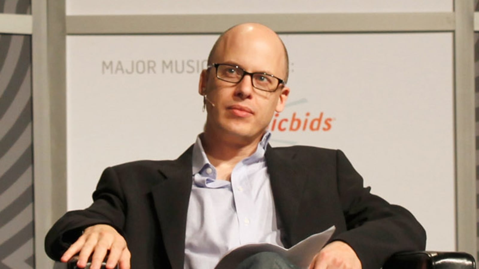 articles/2012/06/08/lev-grossman-s-weird-phobia-how-i-write-interview/lev-grossman-charney-tease_e2o3lm