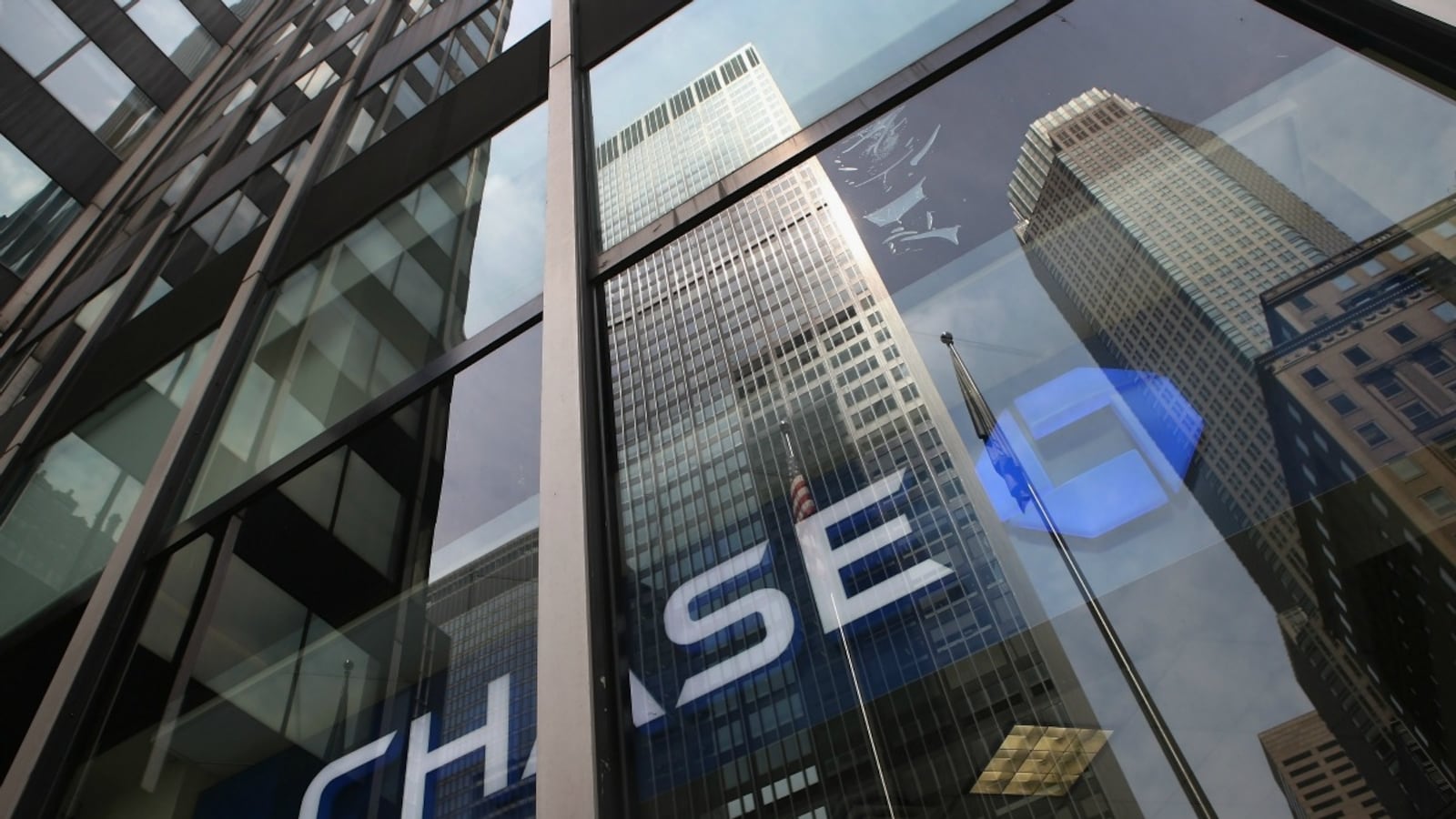 cheats/2012/09/26/banks-fall-to-cyber-attacks/bank-hacks-cheat_so3cqf