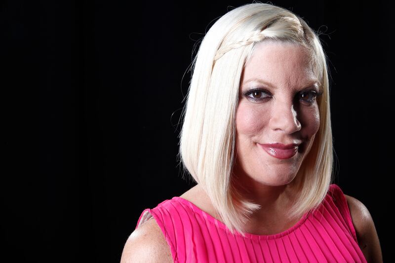 galleries/2013/04/10/blake-shelton-lady-gaga-conan-more-celebrity-officiants-photos/130409-celeb-ministers-08_dvrts7