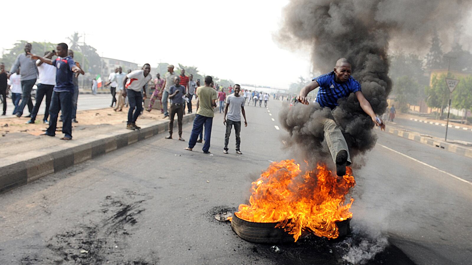 articles/2012/06/26/nigeria/picture-of-day-120109-1_iyu6vc