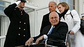 articles/2010/07/15/multiple-heart-attacks-how-dick-cheney-keeps-going/sepkowitz-cheney-endurance_113916_zr04wt