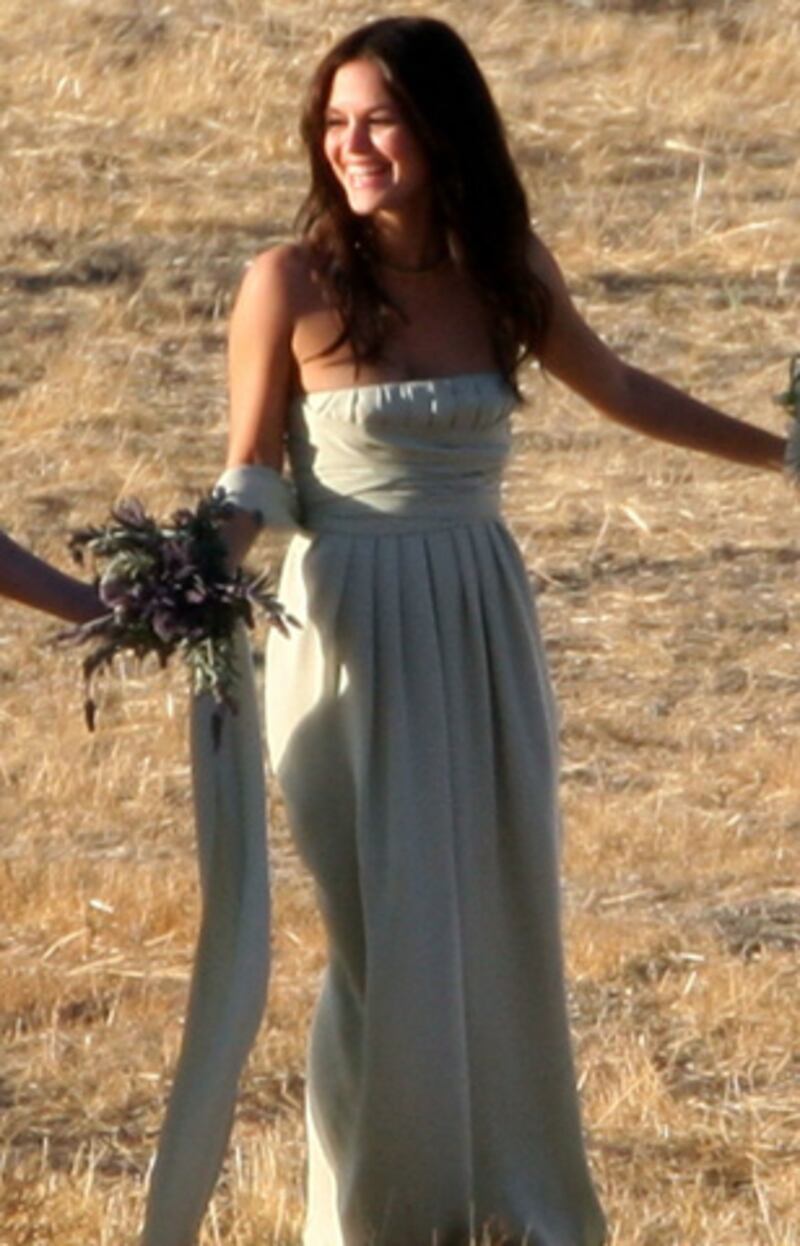 galleries/2012/07/19/10-famous-maids-of-honor-kirsten-dunst-britney-spears-and-more-photos/celebrity-maid-of-honor-rachel-bilson_ybpjiy