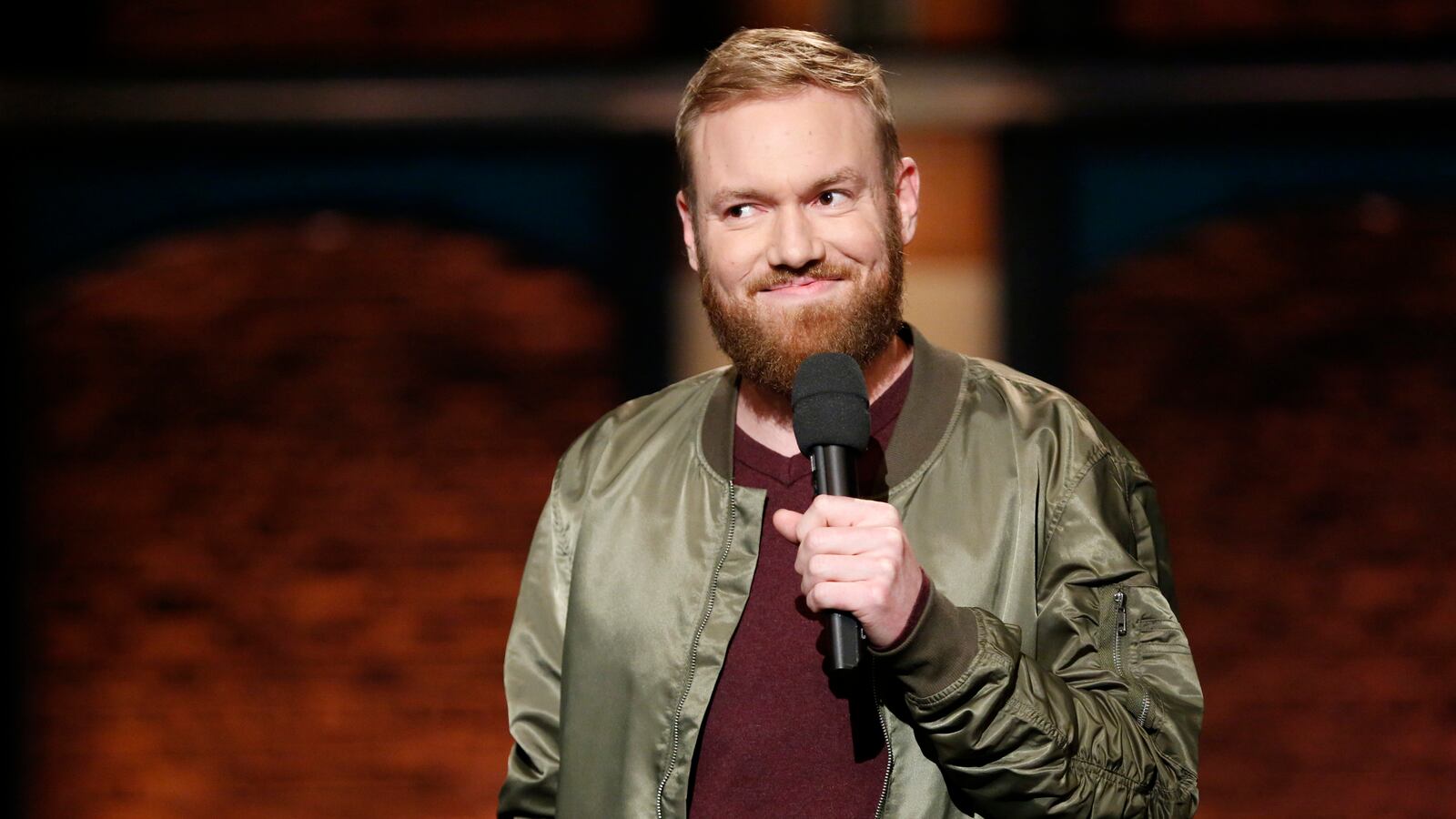 LATE NIGHT WITH SETH MEYERS -- Episode 613 -- Pictured: Comedian Kenny DeForest performs on November 22, 2017