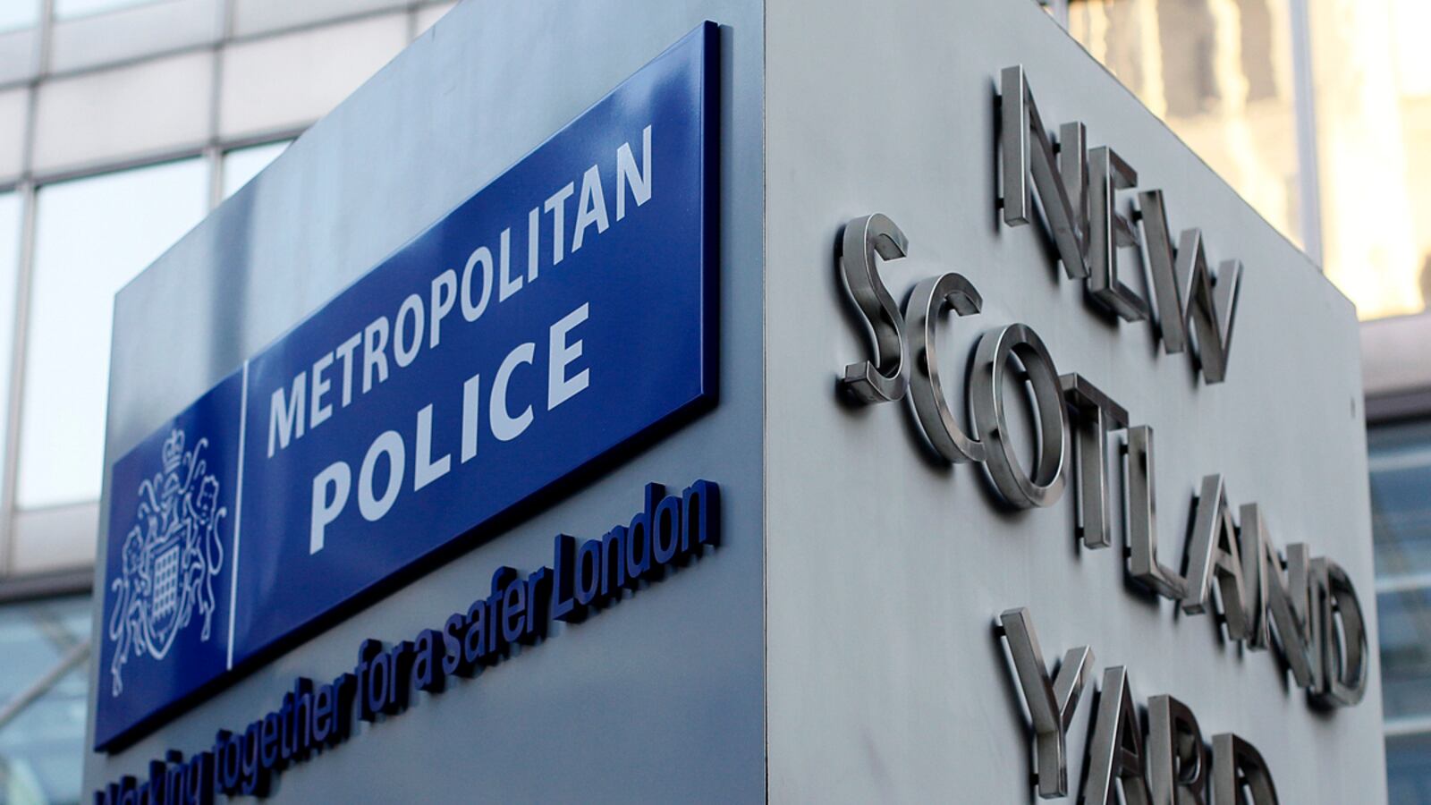 cheats/2012/10/02/journalist-arrested-for-computer-hacking/hackers-journalist-england-cheat_j4akop