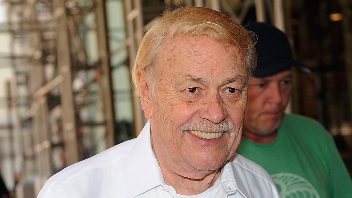 cheats/2013/02/18/lakers-owner-jerry-buss-dies/jerry-buss-cheat_jbhmtd