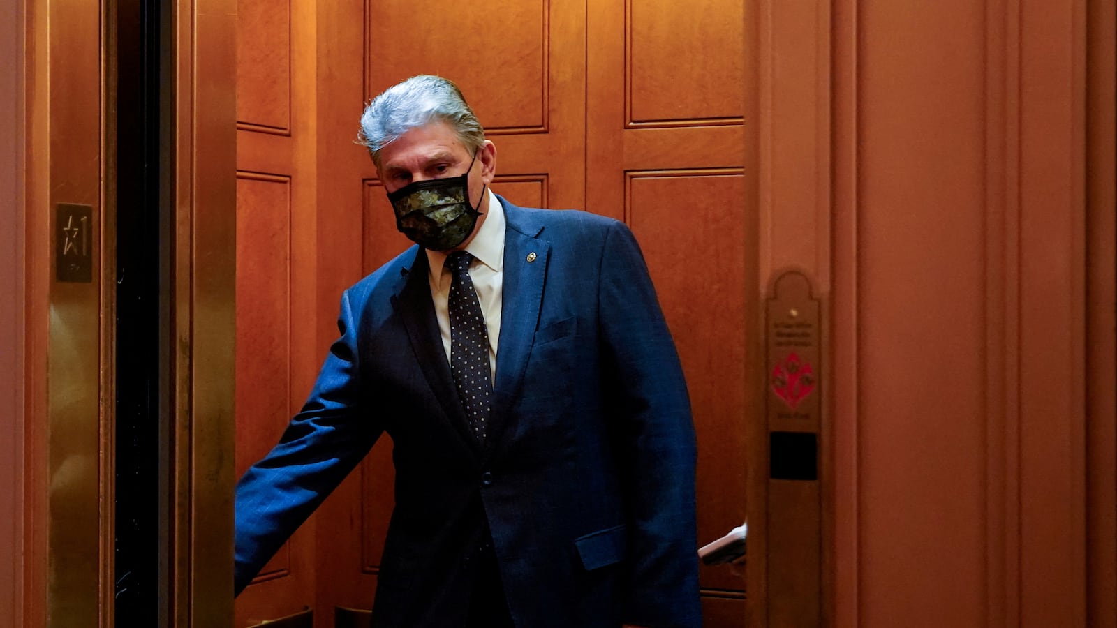 2021-12-19T145859Z_1360409938_RC2UFR98Q8SA_RTRMADP_3_USA-BIDEN-CONGRESS_j74cv6