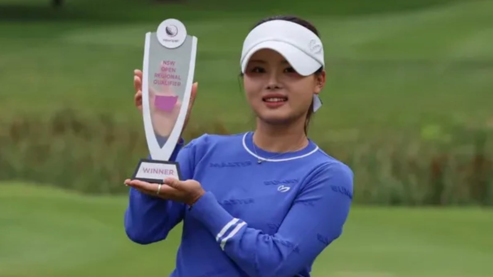 Showing a promising future in golf, Jessica earned the nickname ‘Rookie Bang’.