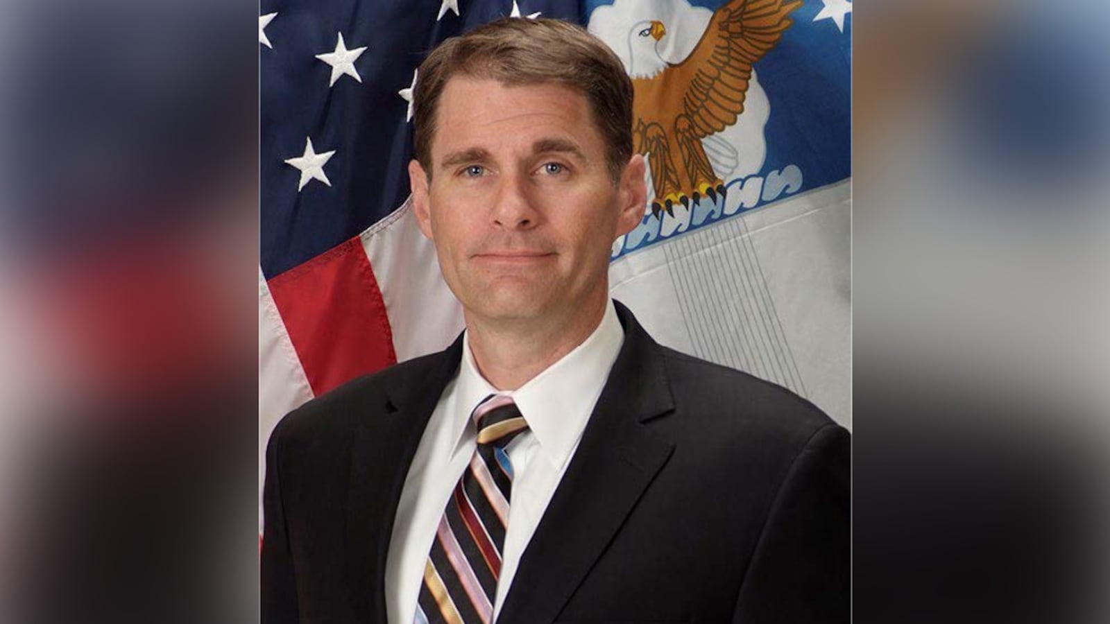 imgonline-com-ua-FrameBlurred-zm8dxBeskgL_agve2m