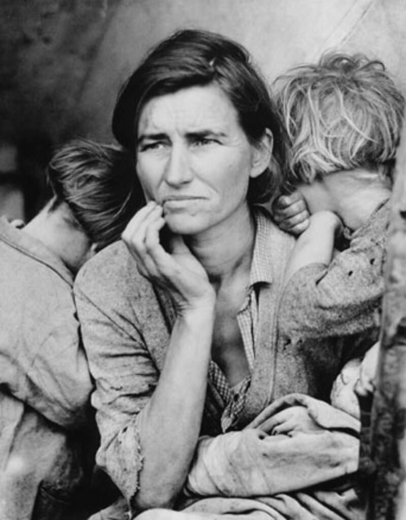 galleries/2010/06/21/polaroid-auction/sothebys-polaroids---dorothea-lange_jpprz6
