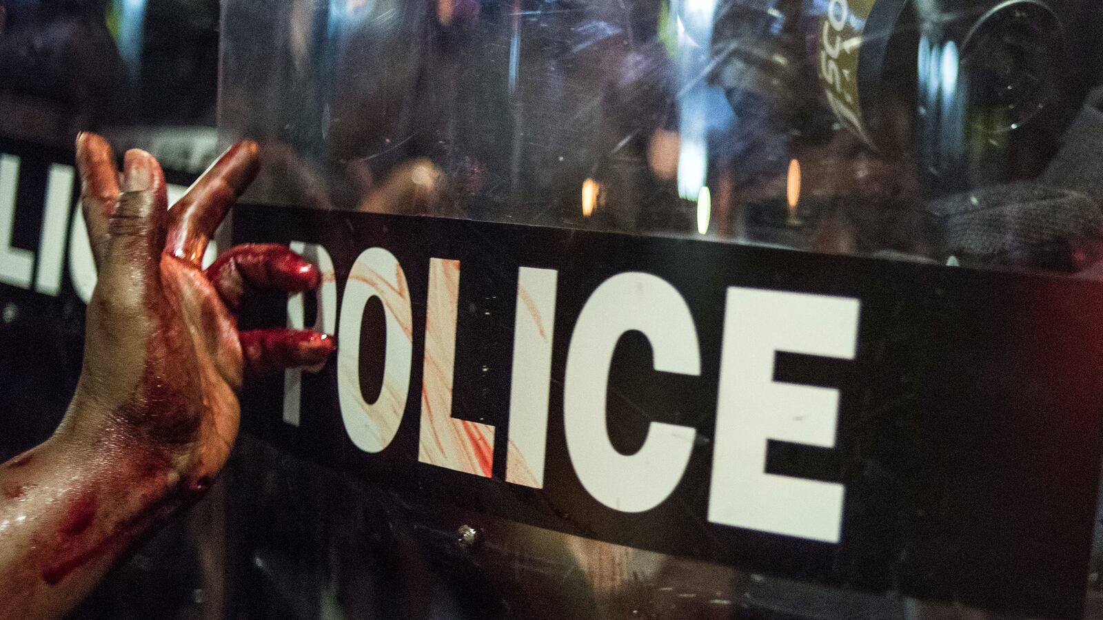 galleries/2016/09/22/scenes-from-charlotte-s-nights-of-rage-photos/160922-charlotte-protests-01_shyhnp