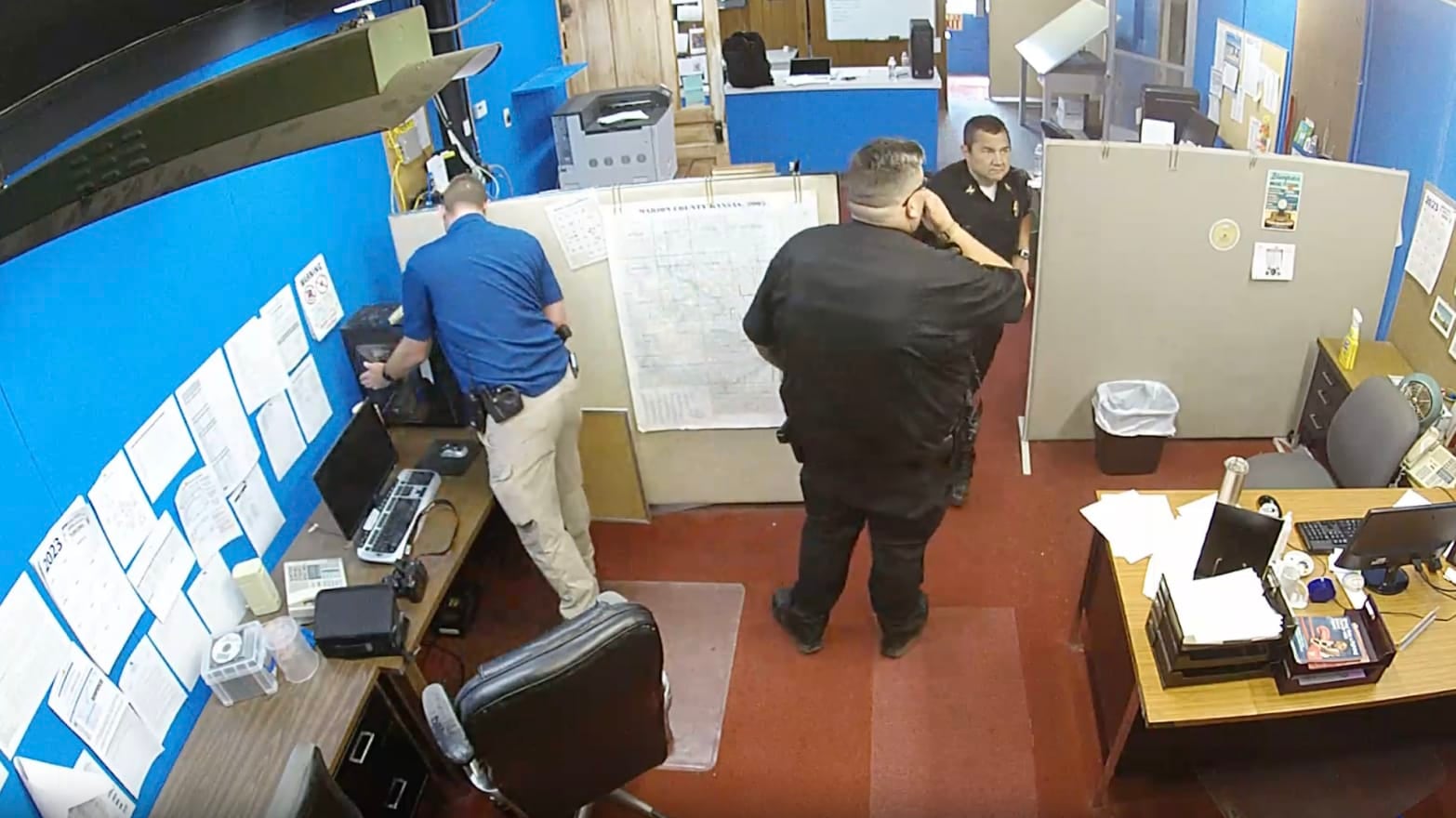 Video Shows Kansas Cops Raid Newspaper Office