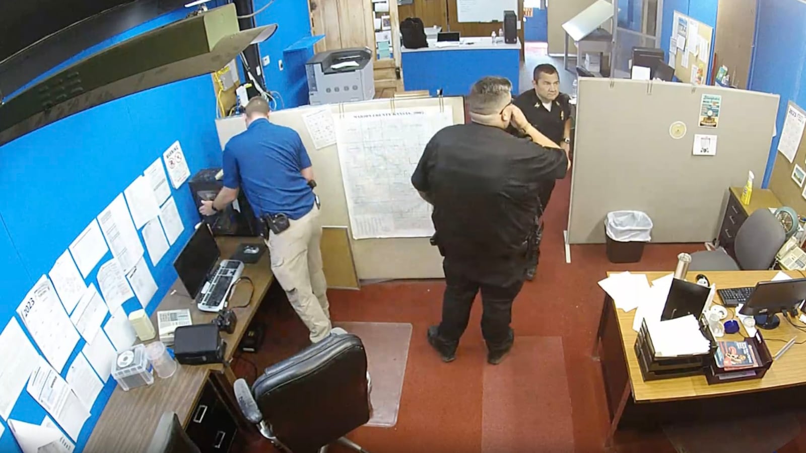 Video Shows Kansas Cops Raid Newspaper Office